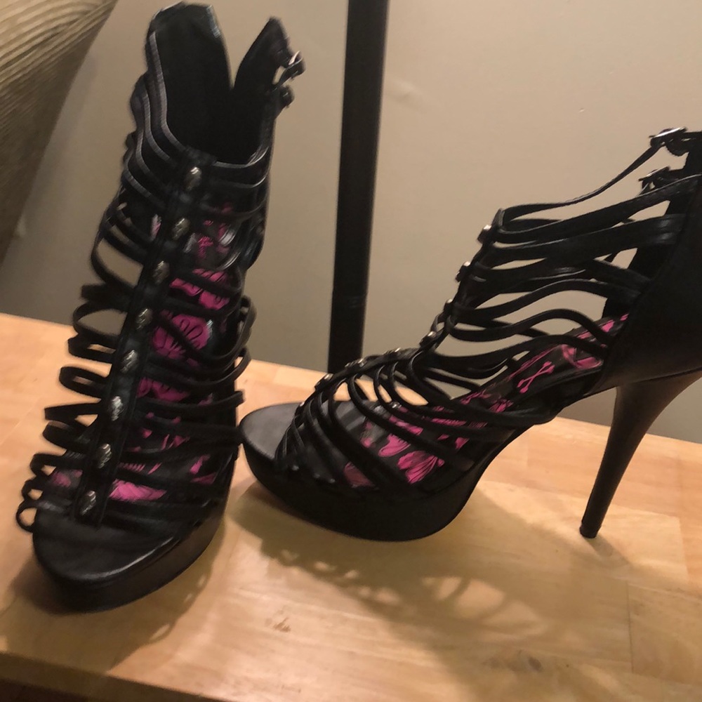 Black Strap Heals